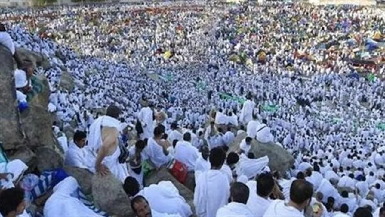 توقيت الحج.. موعد غرة ذي الحجة ووقفة عرفات وعيد الأضحى 2026